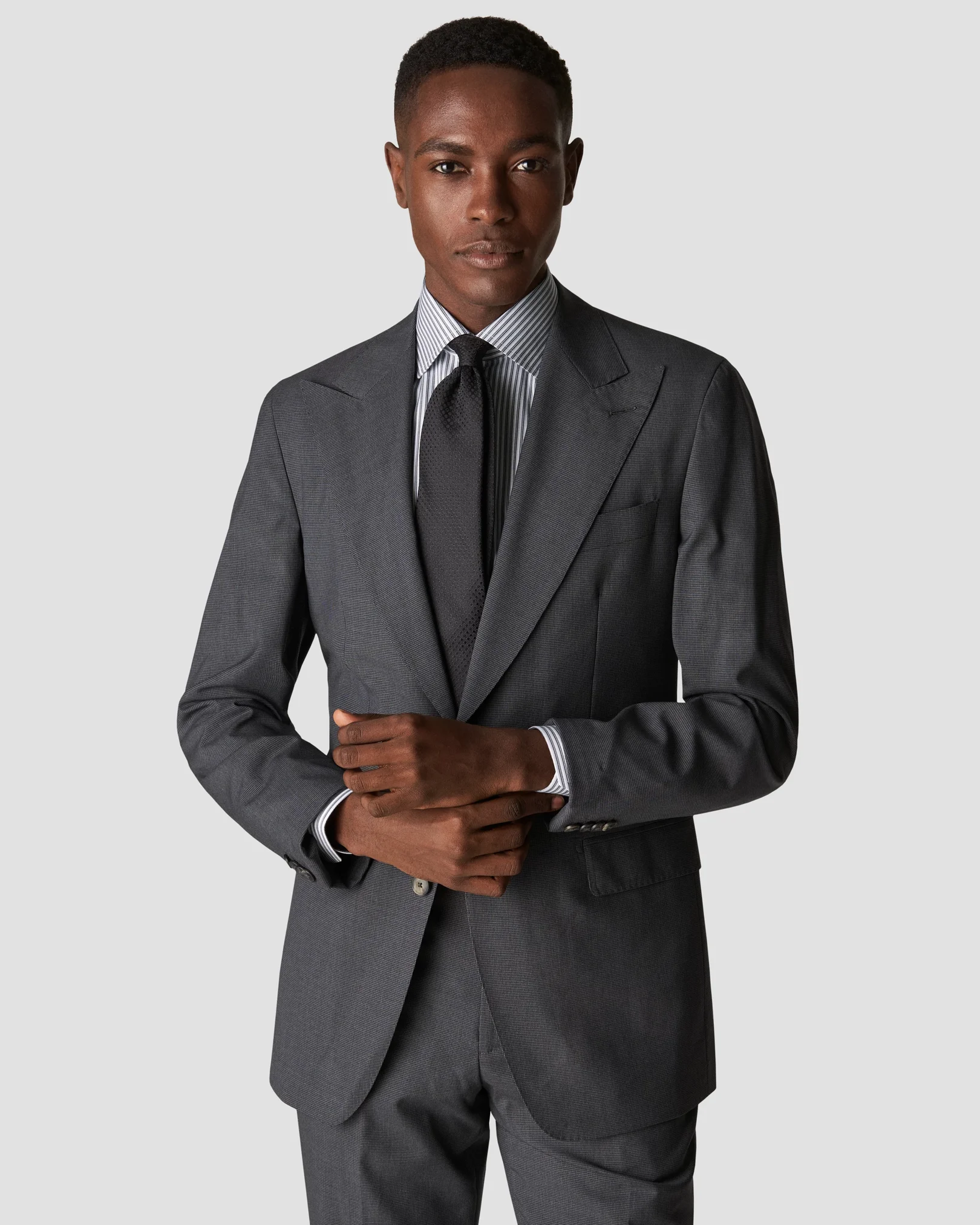 Eton - striped dark blue signature twill