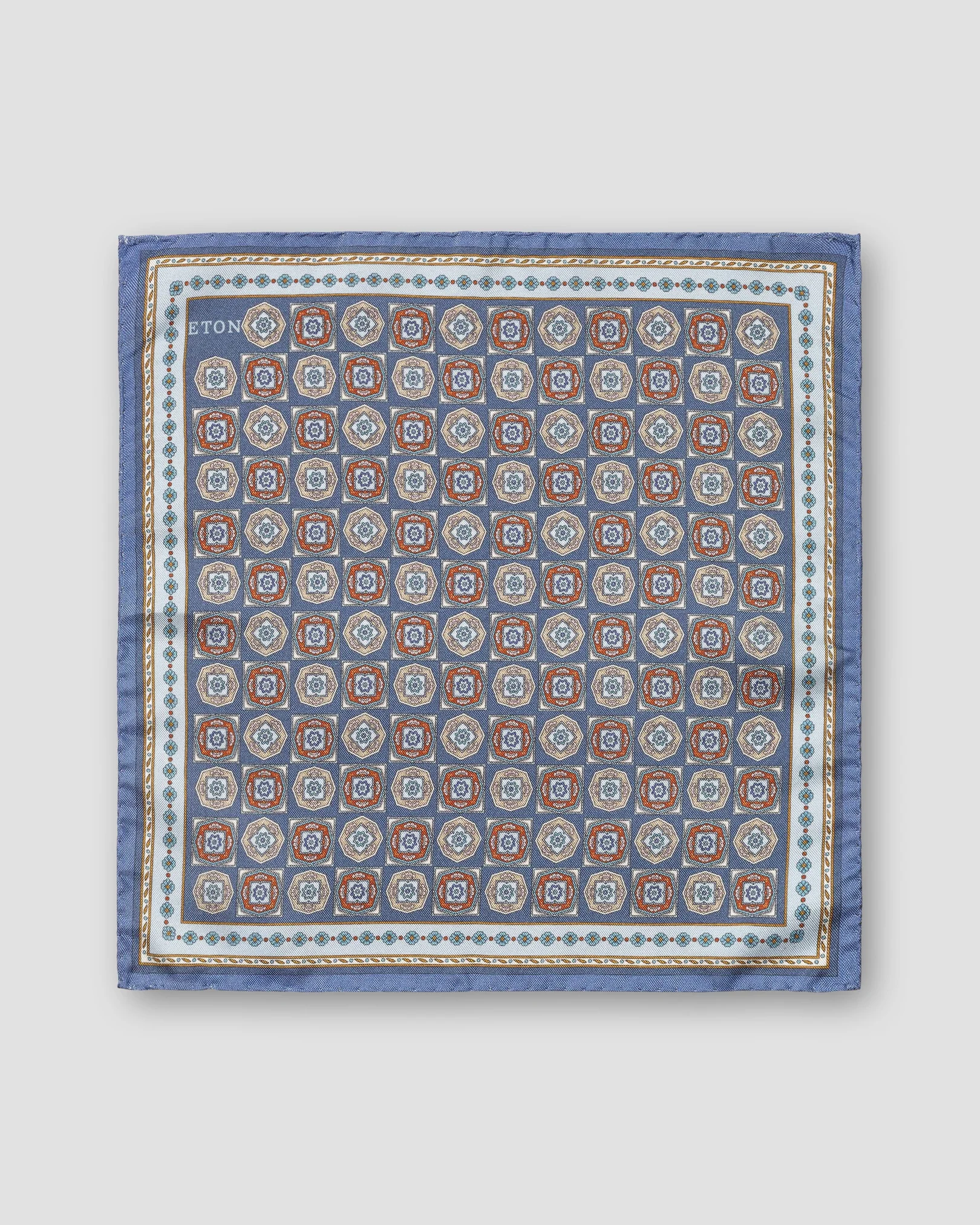 Eton - dark blue medallion