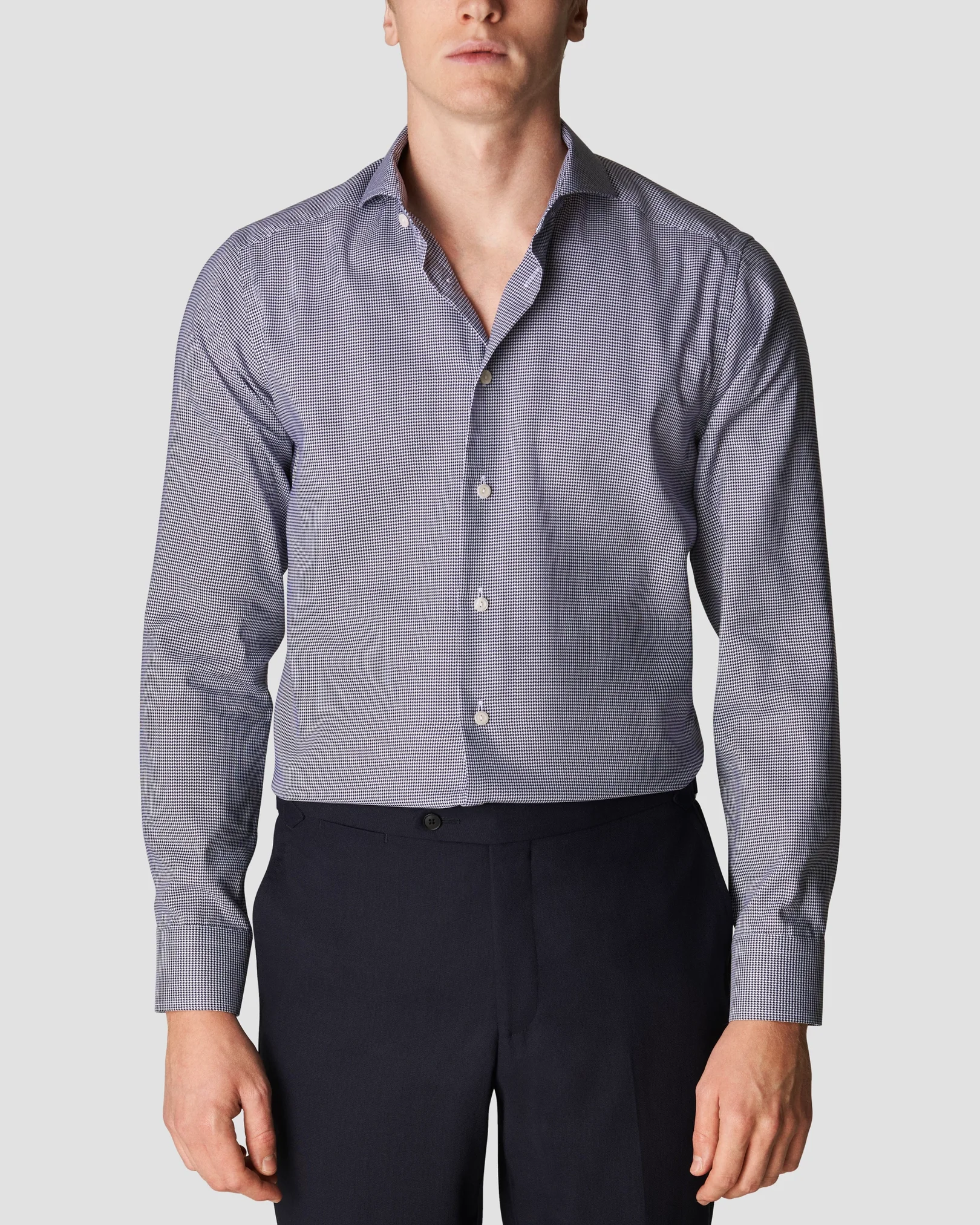 Eton - dark blue twill extreme cut away single slim