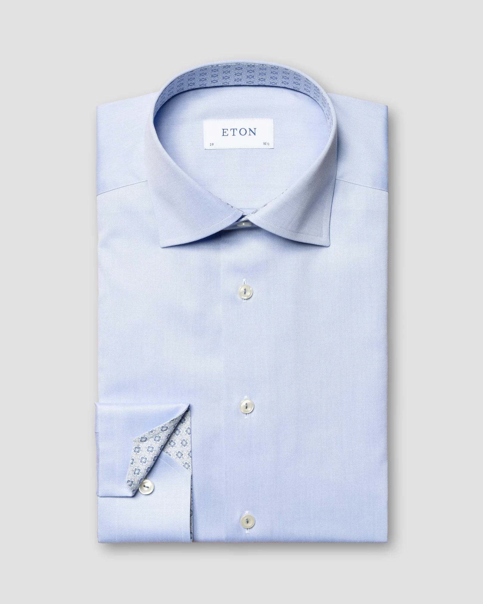 Eton - light blue signature twill cut contrast details