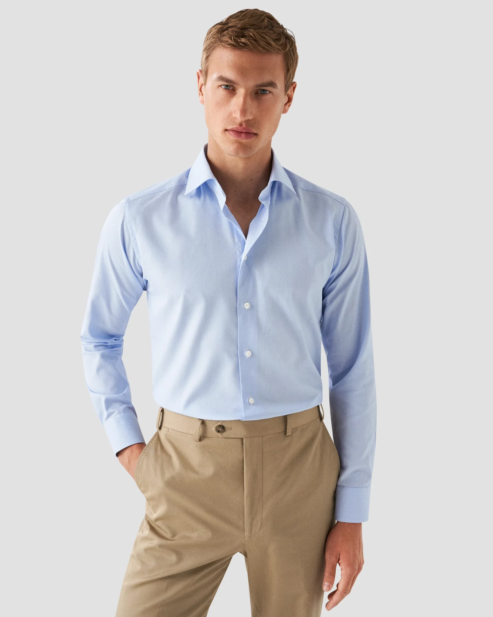 Eton - light blue fine twill cut away single slim