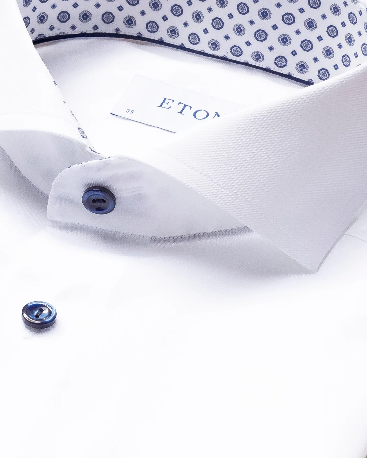 Eton - white twill shirt medallion details extreme cut away