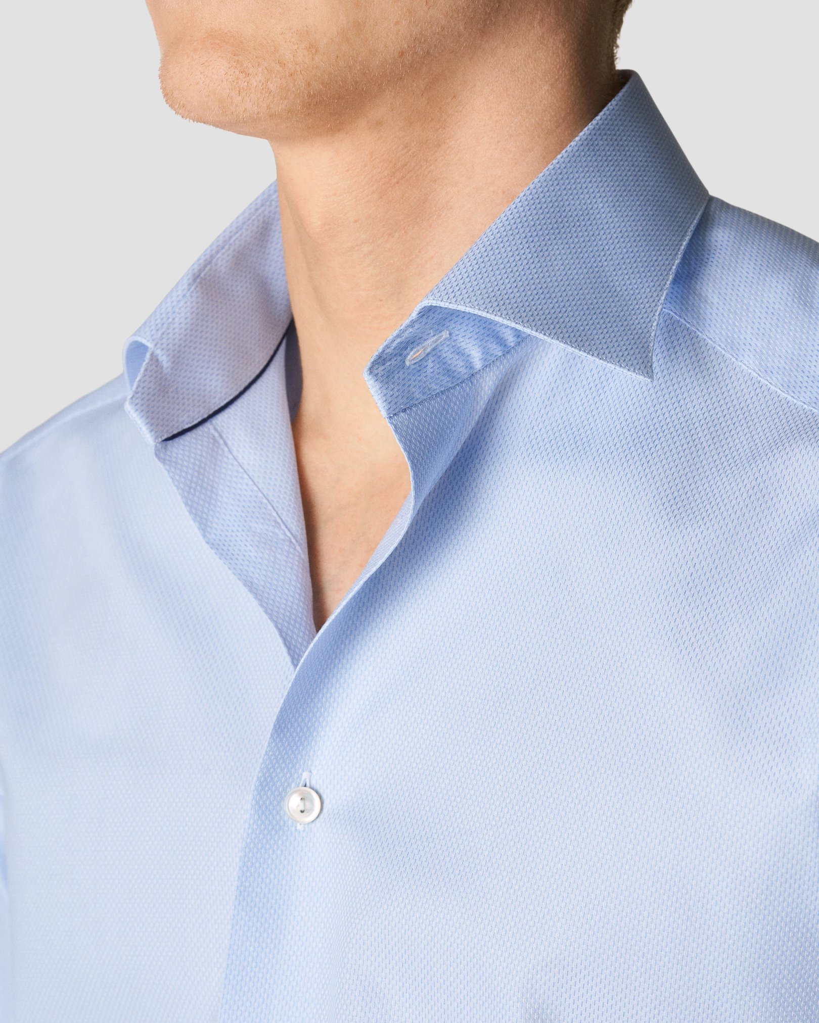 Eton - light blue fine twill cut away single slim