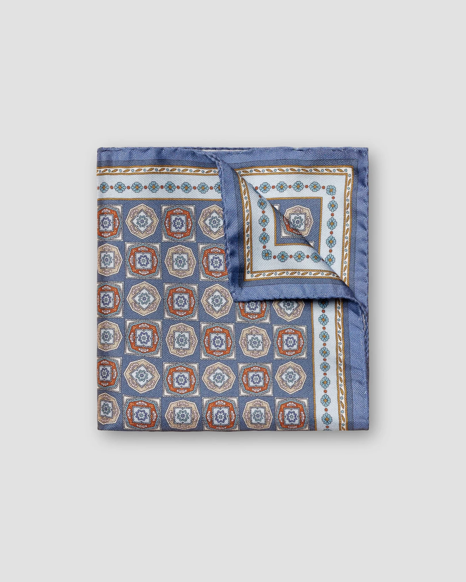 Eton - dark blue medallion