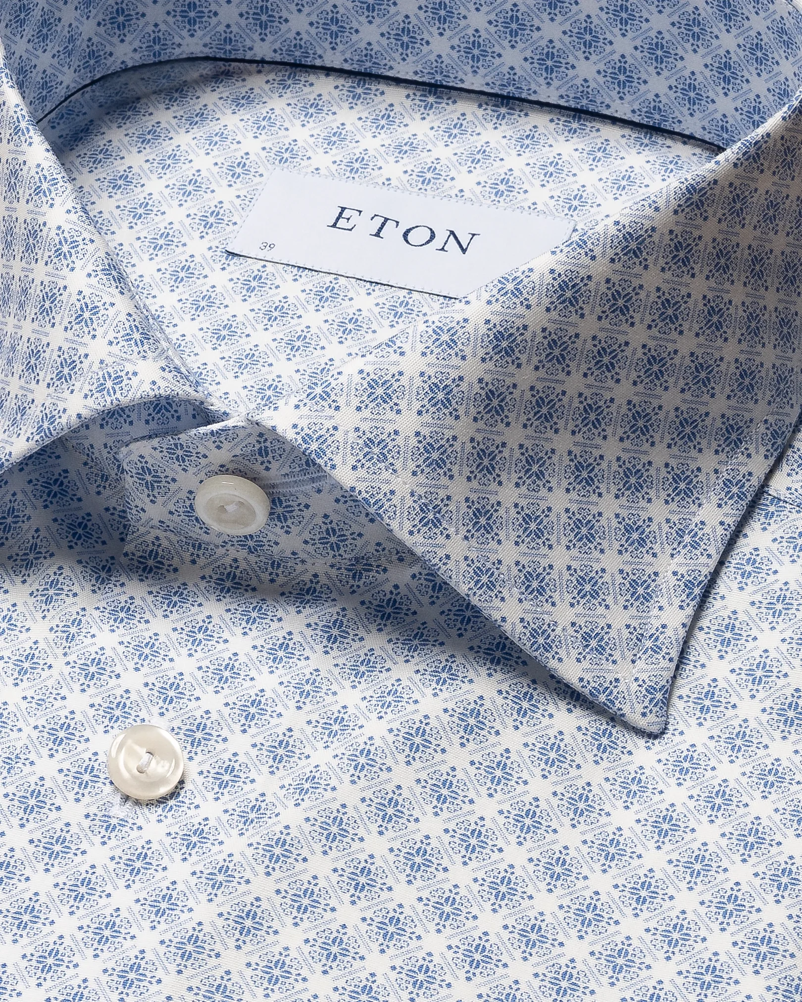 Eton - light blue poplin cutaway medallion print