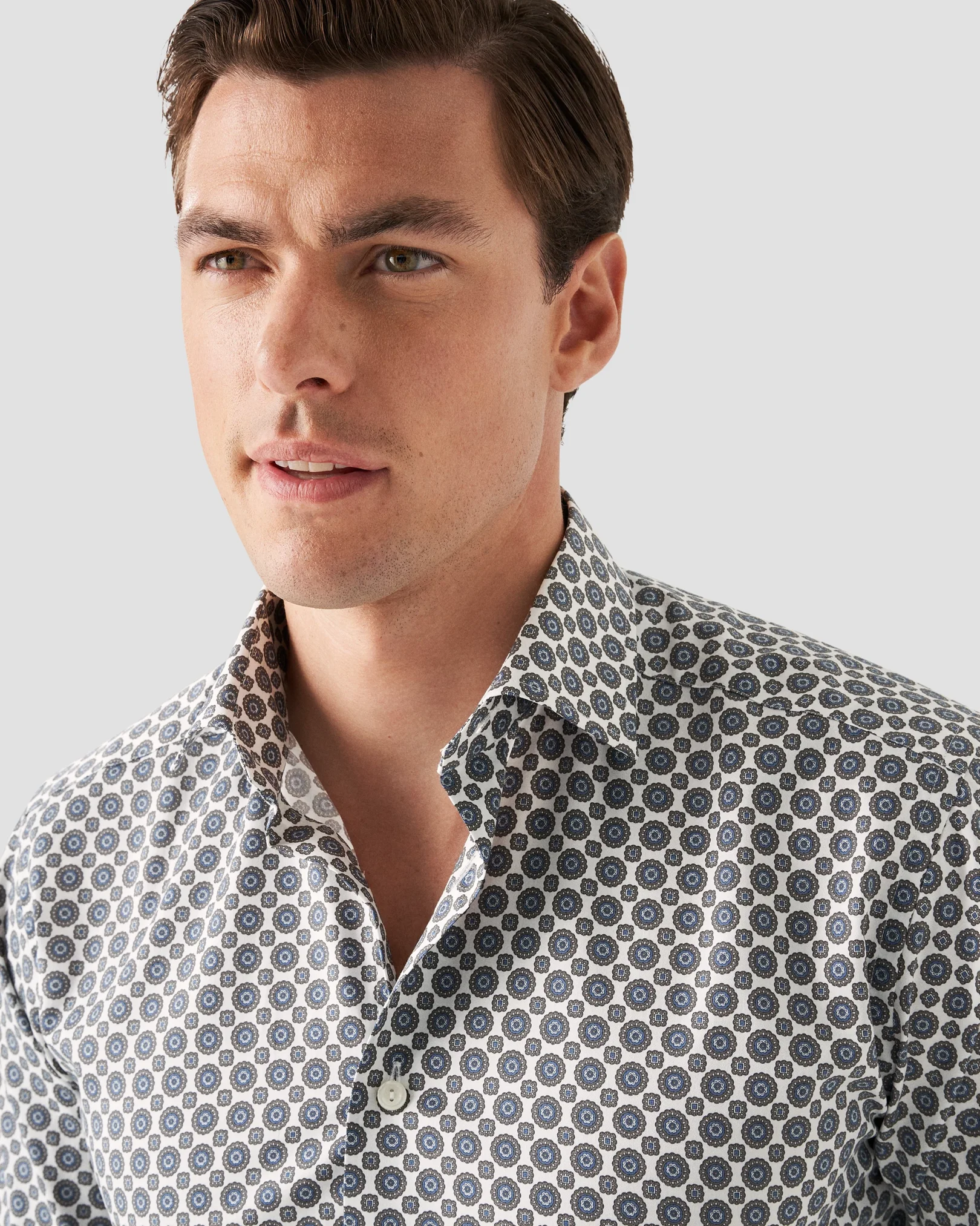 Eton - beige twill medallion print