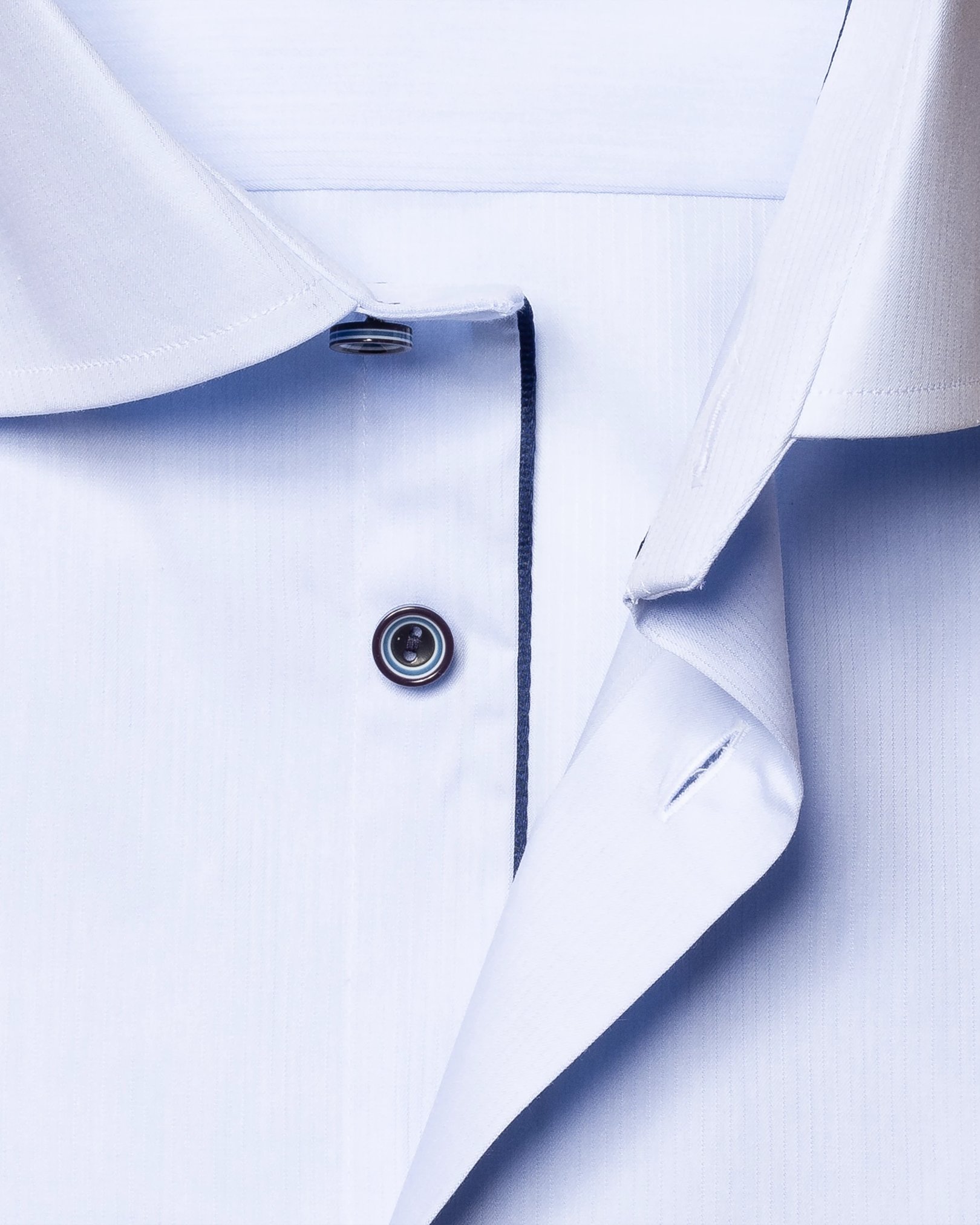 Eton - light blue twill cut away single slim