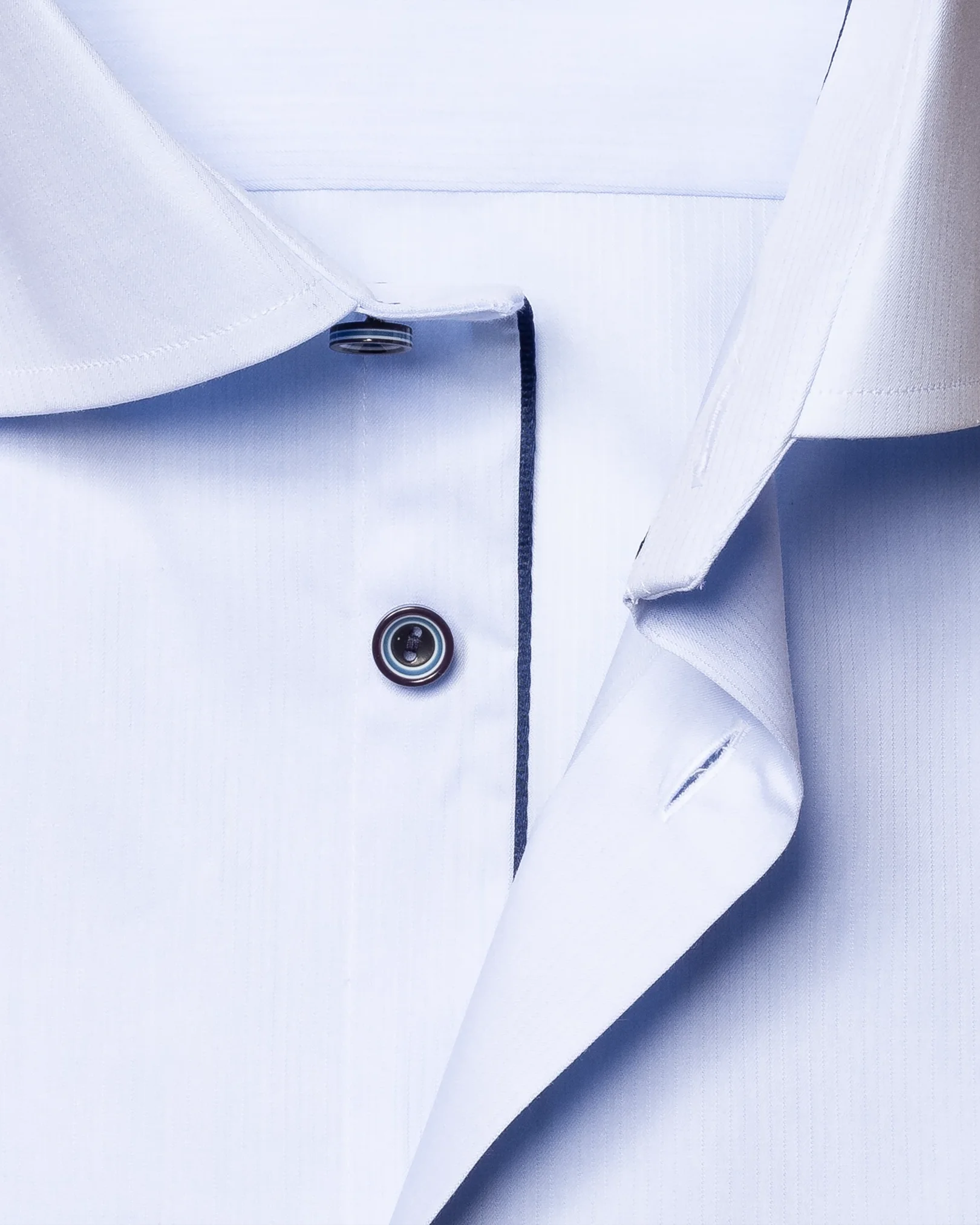 Eton - light blue twill cut away single slim