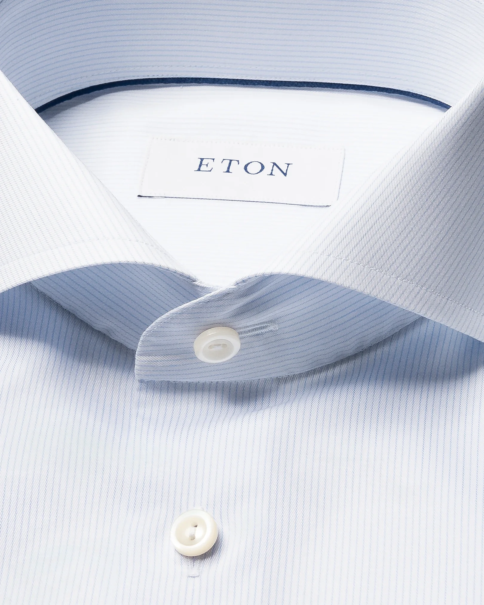 Eton - pin striped twill extreme cut away