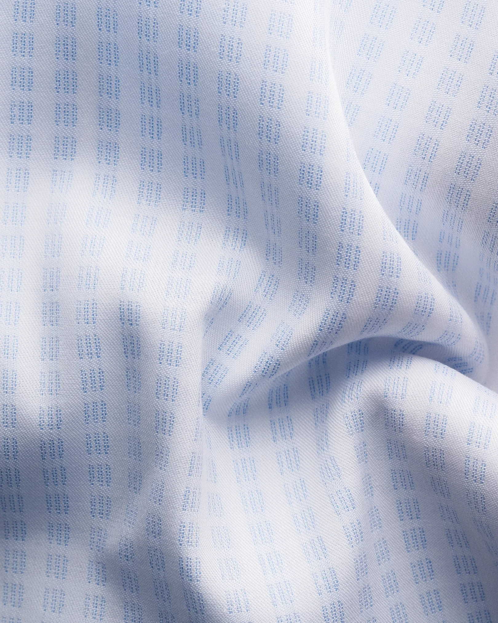 Eton - light blue dobby extreme cut away