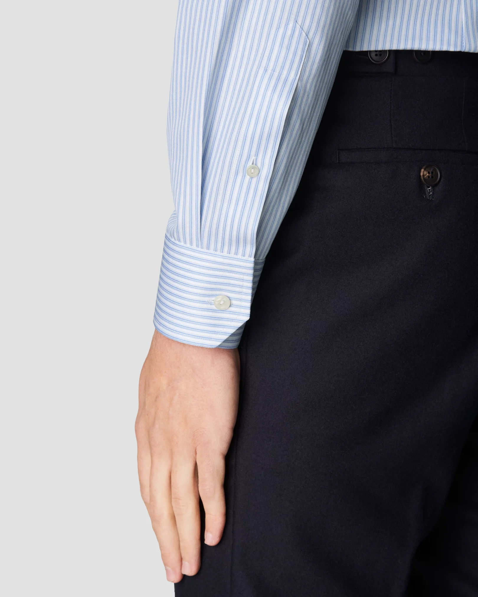 Eton - striped light blue signature twill