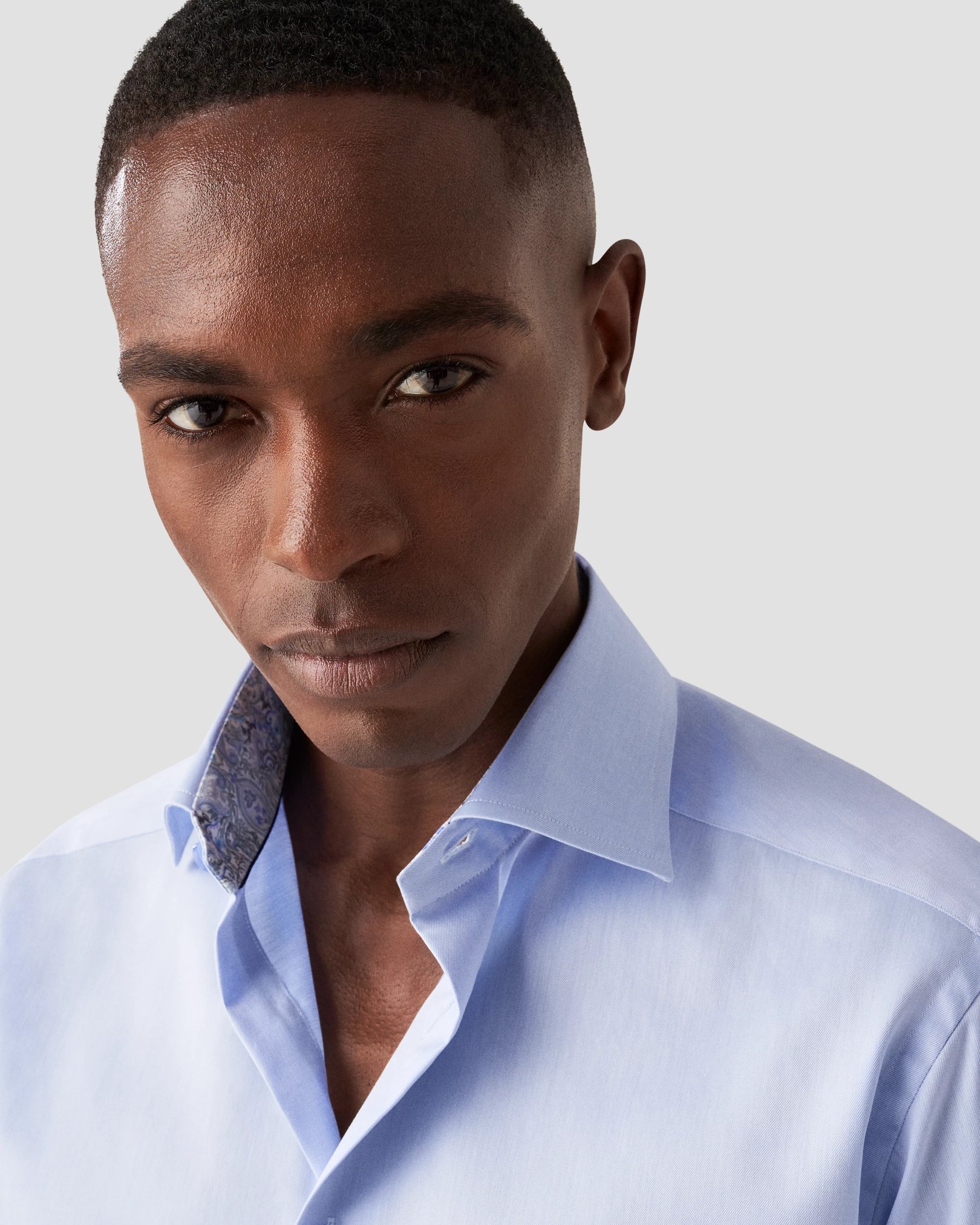Eton - light blue signature twill summer details