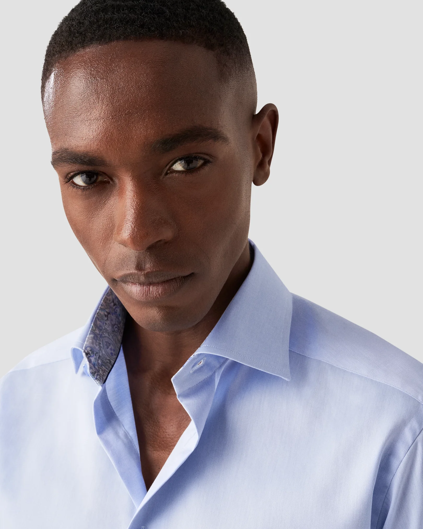 Eton - light blue signature twill summer details