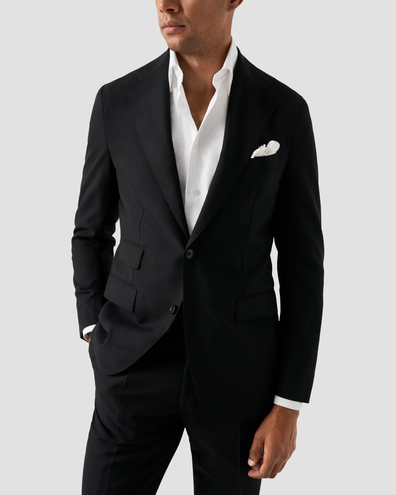 Eton - white jacquard moderate cut away