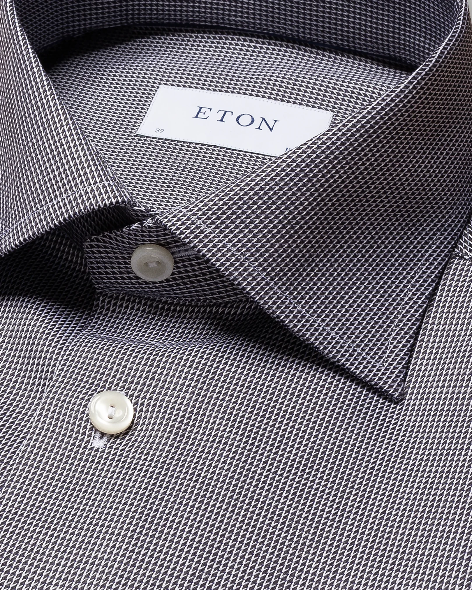 Eton - black signature twill cut away single slim