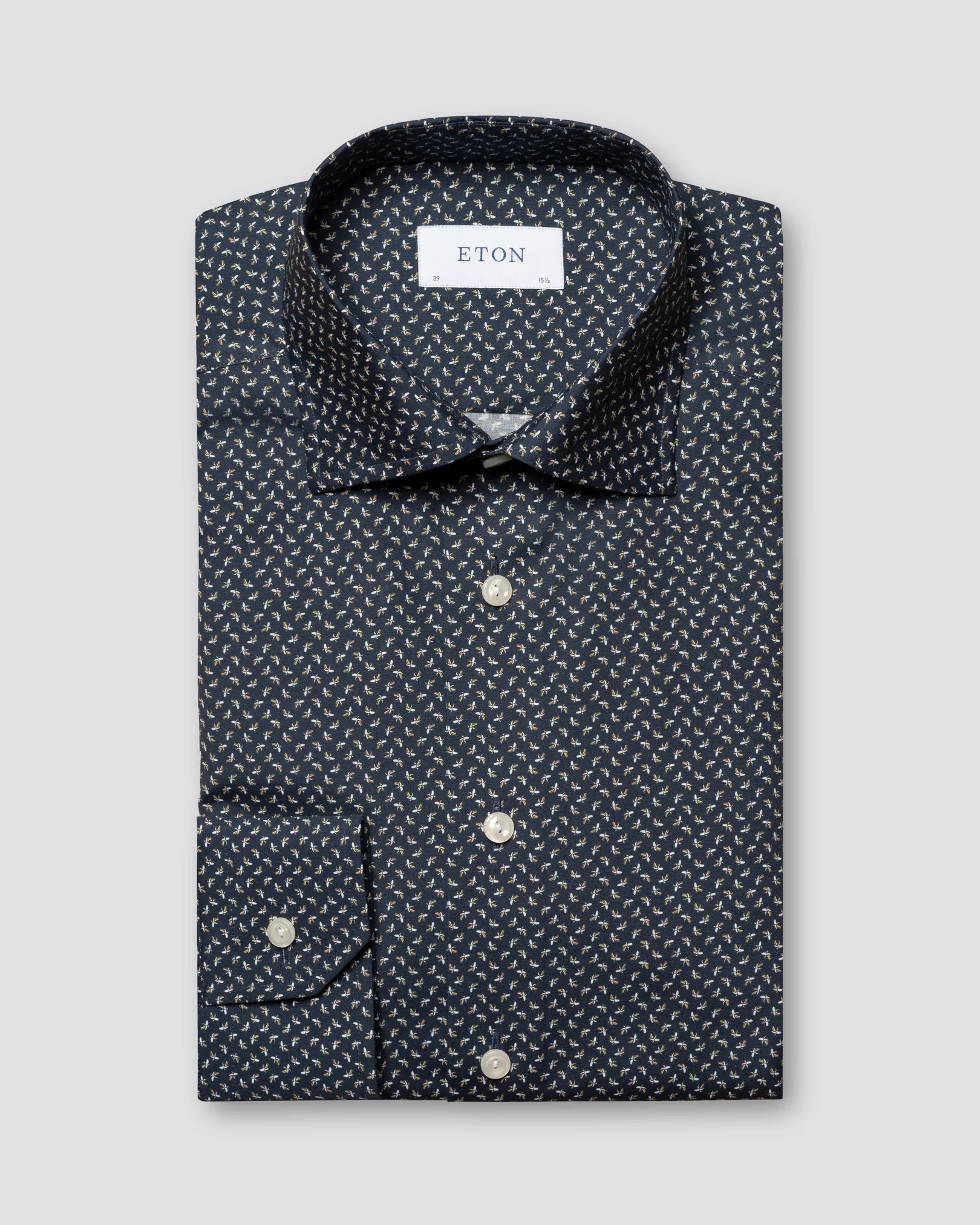 Eton - navy blue poplin cut away collar single cuff slim fit