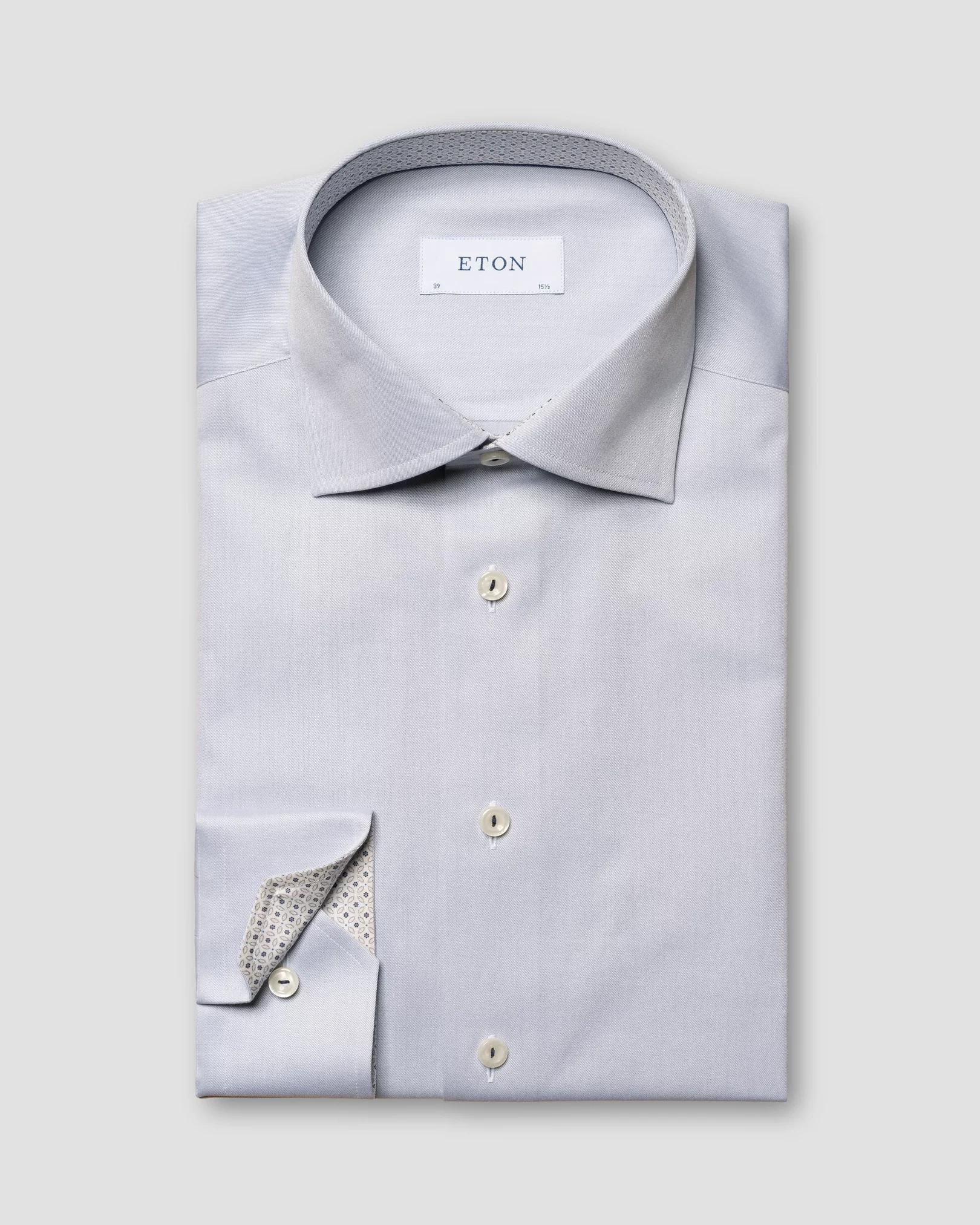 Eton - light grey signature twill contrast details