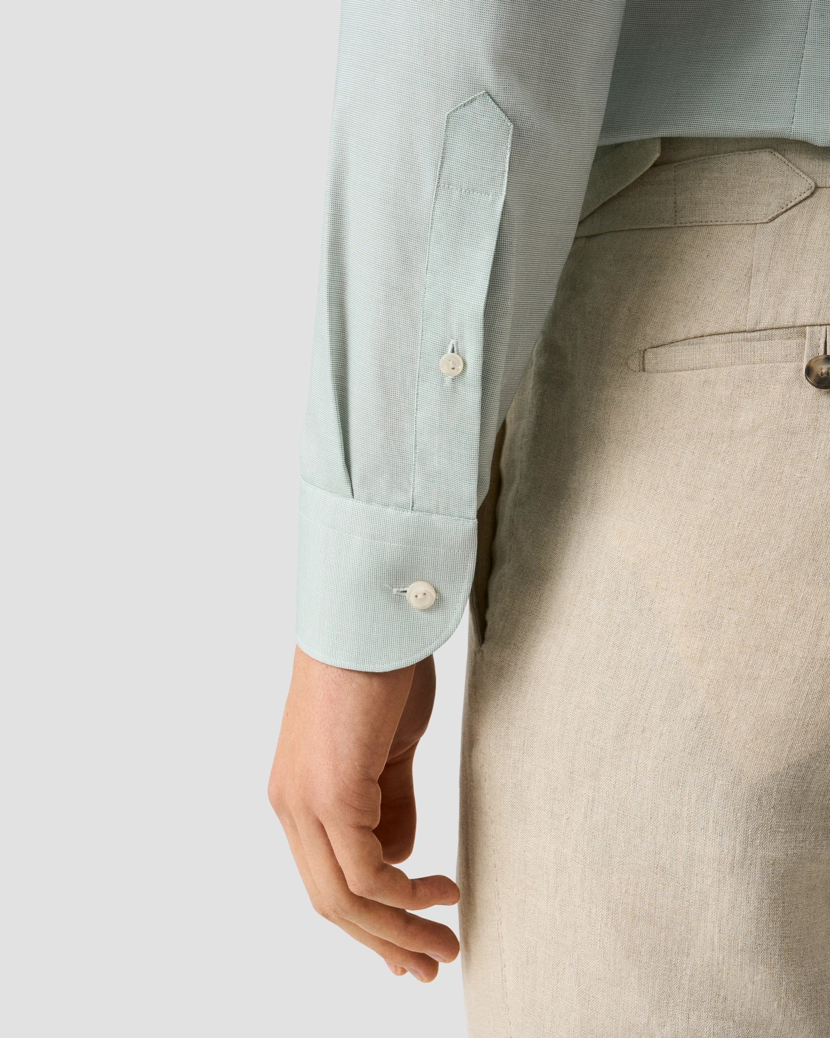 Eton - mid green solid wrinkle free oxford