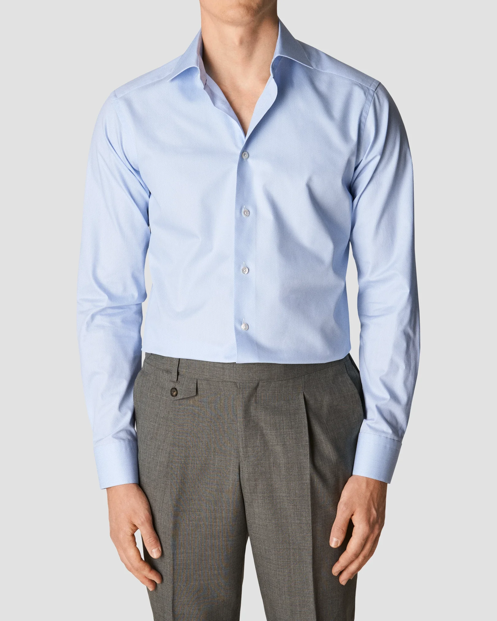 Eton - light blue fine twill cut away single slim