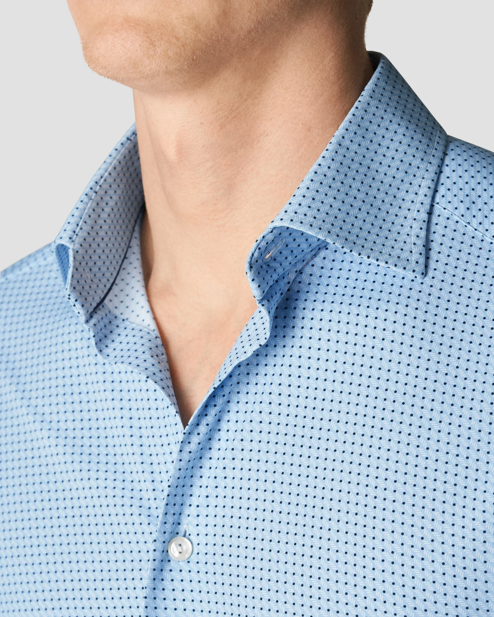 Eton - four way strech micro dotted