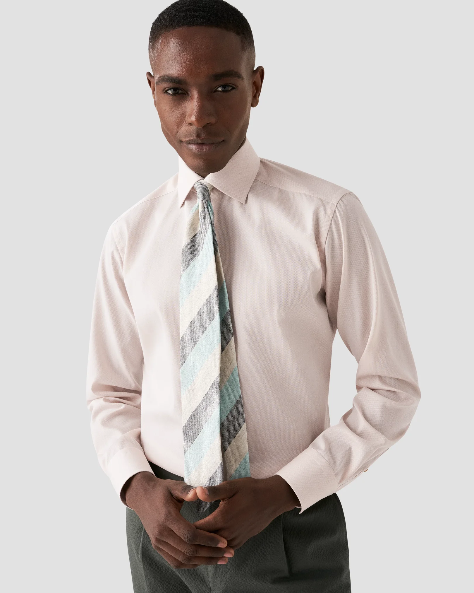 Eton - beige twill cutaway