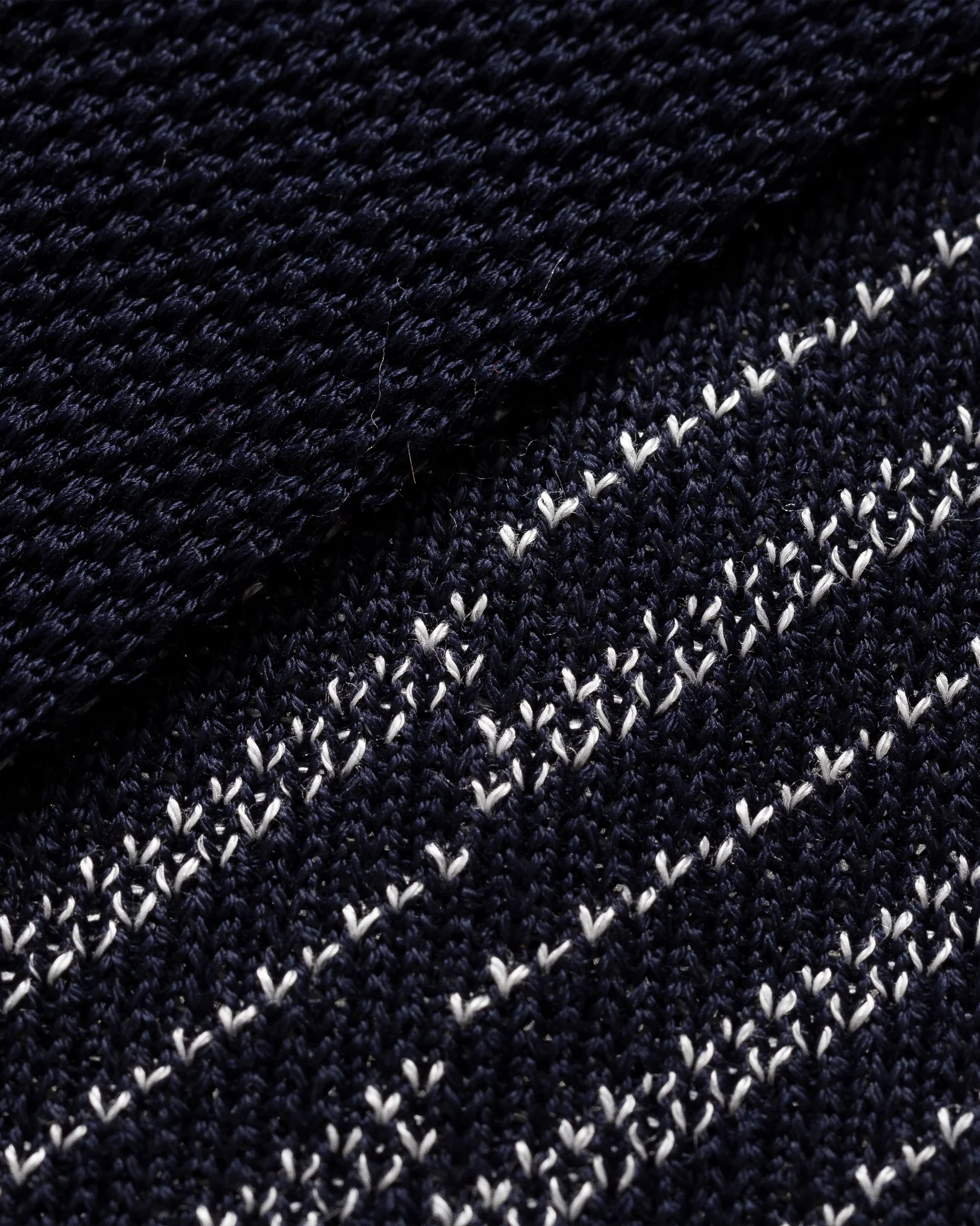 Eton - navy knitted stripes tie