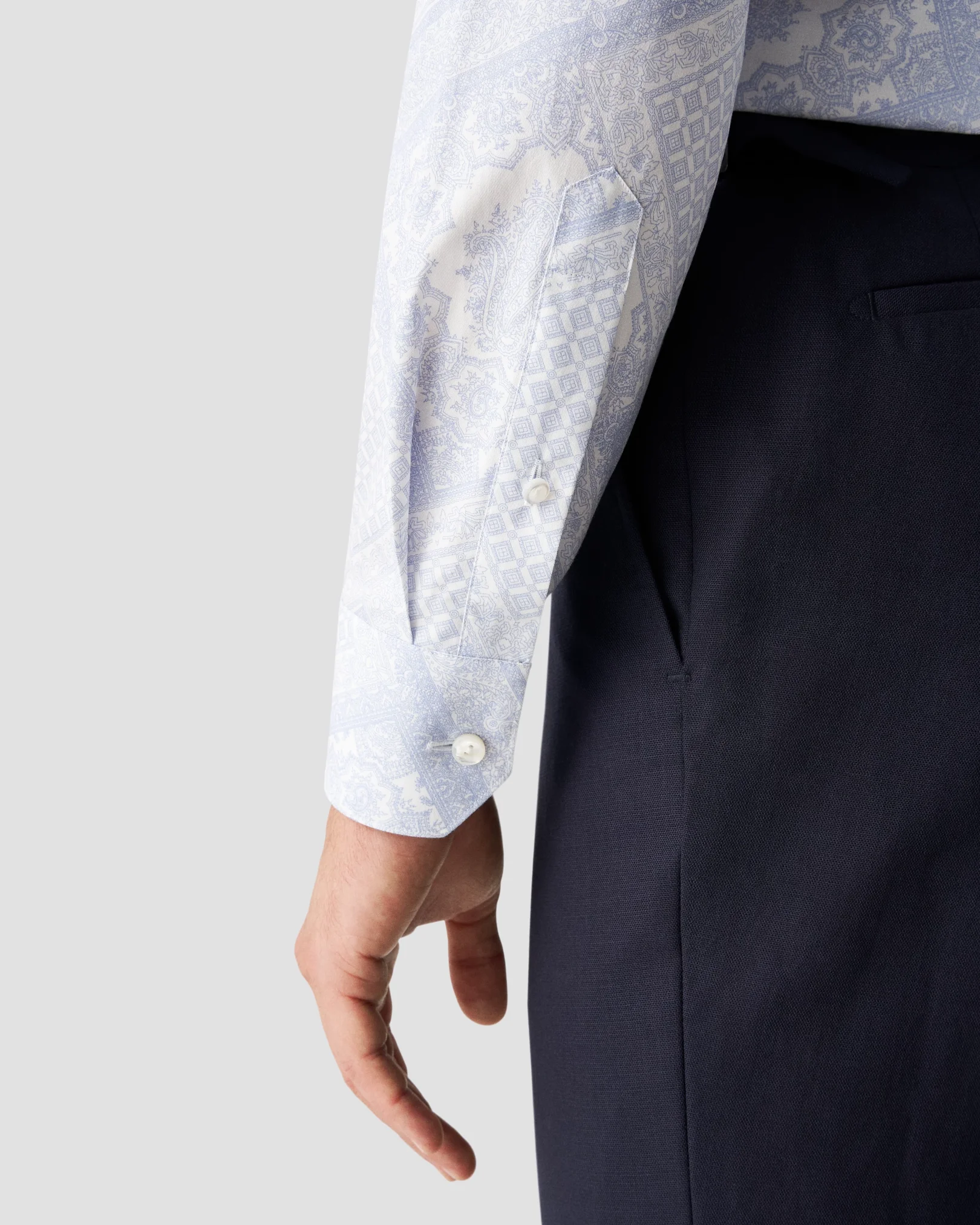 Eton - light blue paisley twill