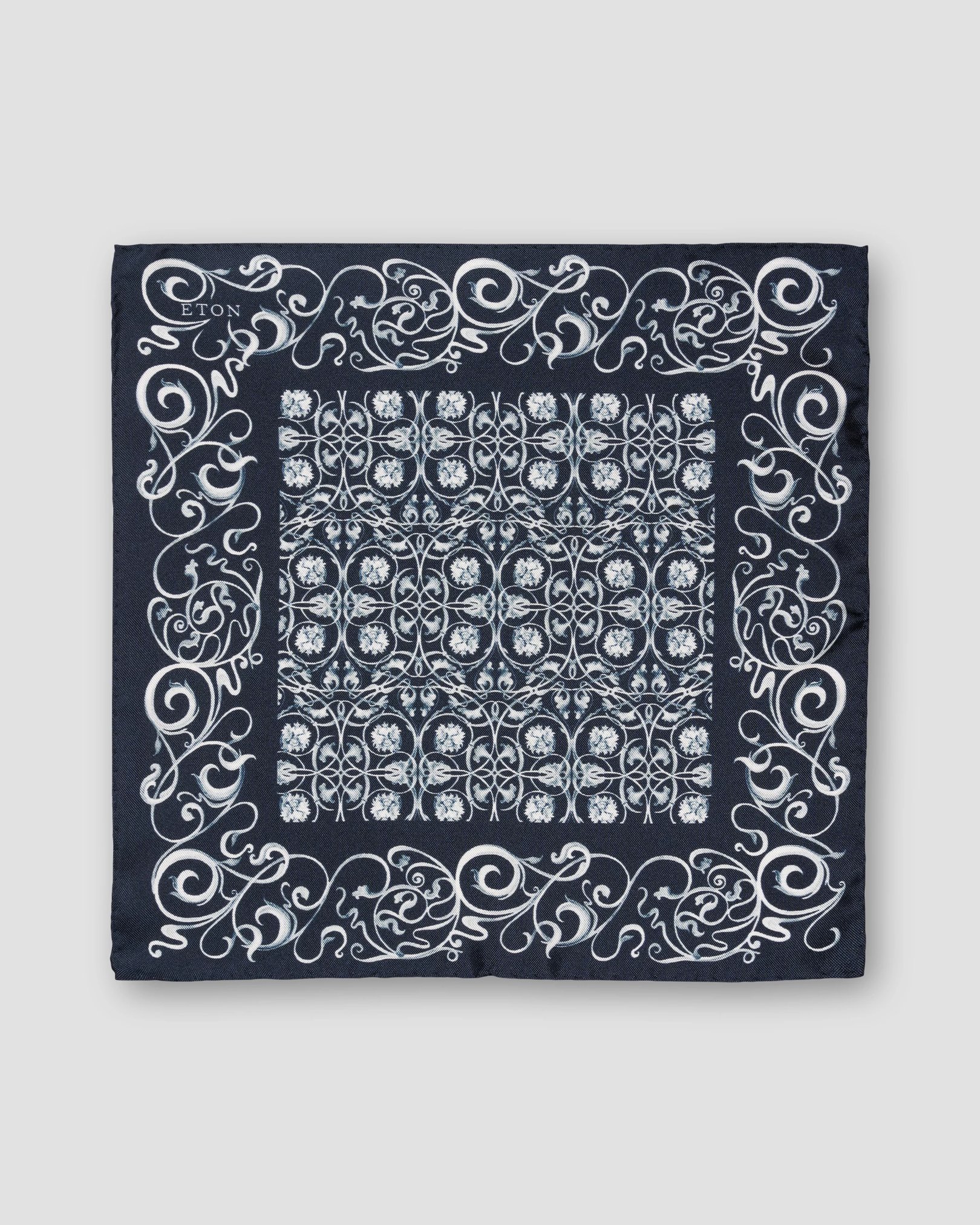 Eton - motif silk pocketsquare