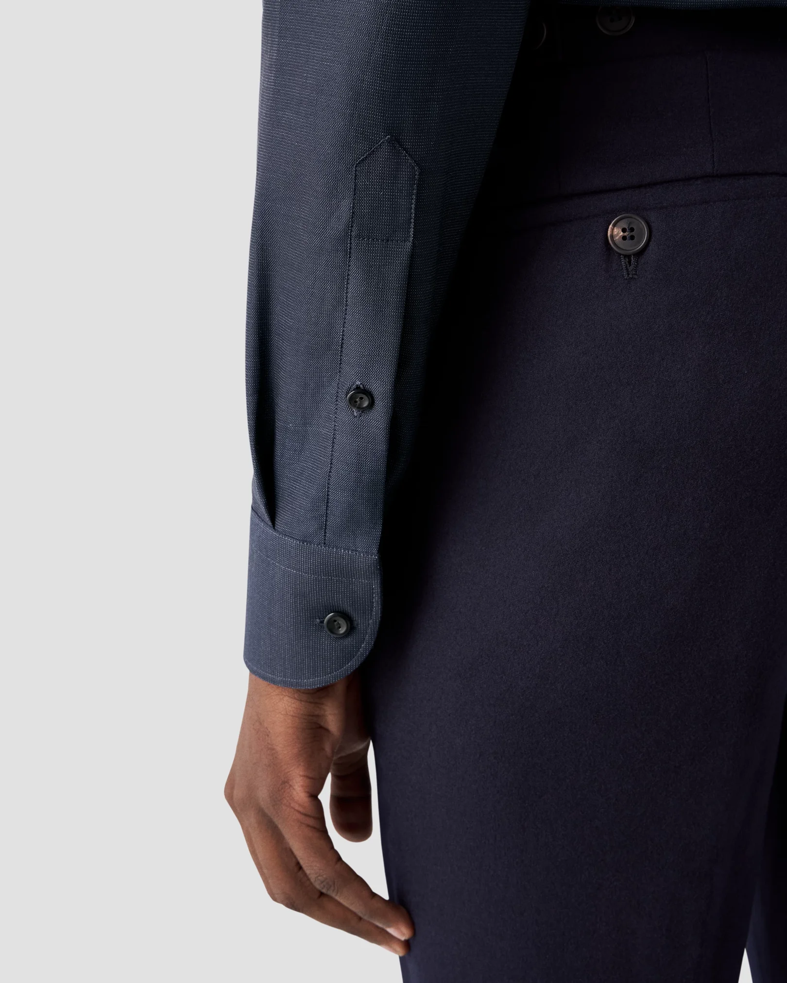Eton - navy blue wide spread signature twill