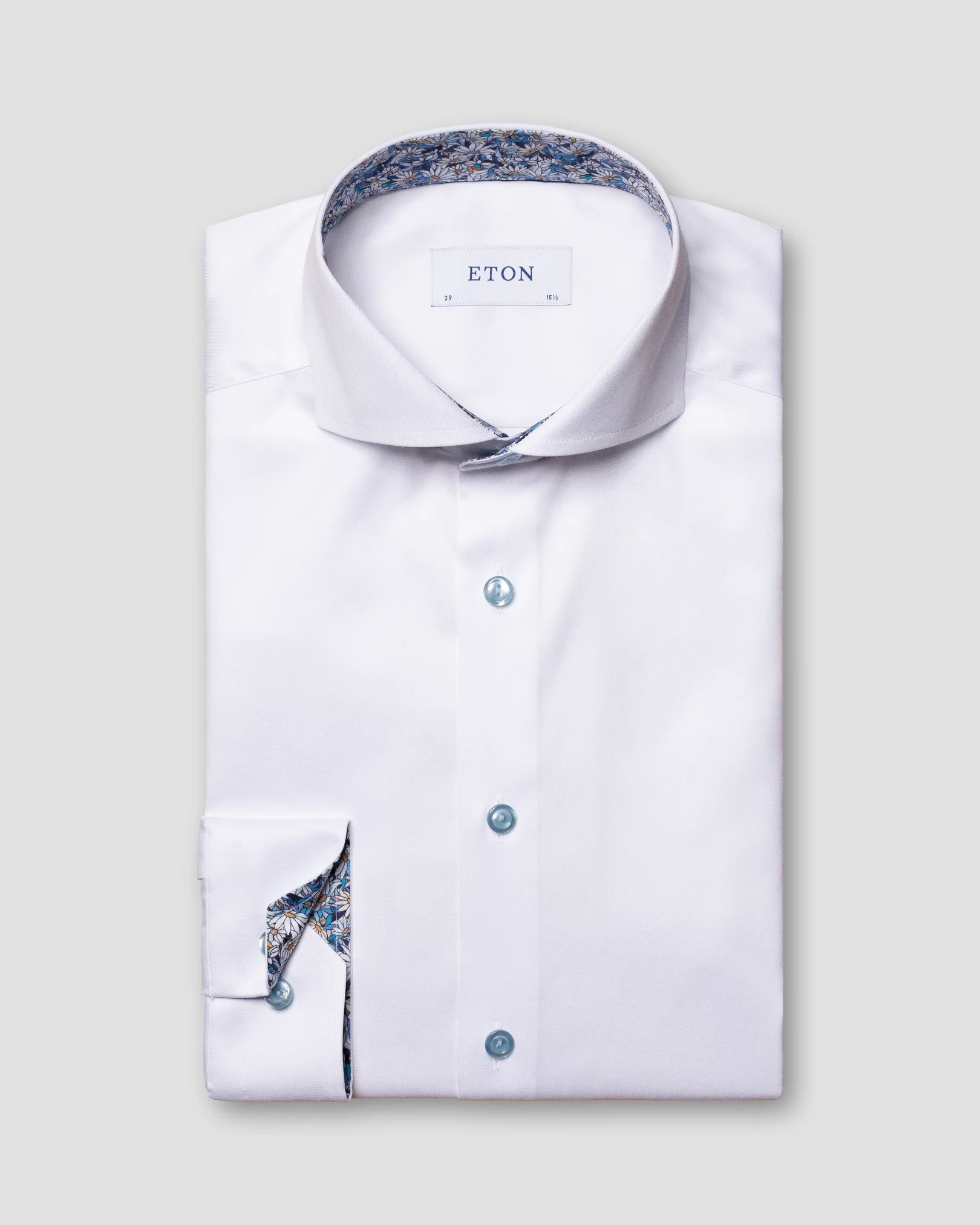 Eton - white signature twill extreme cut away single slim