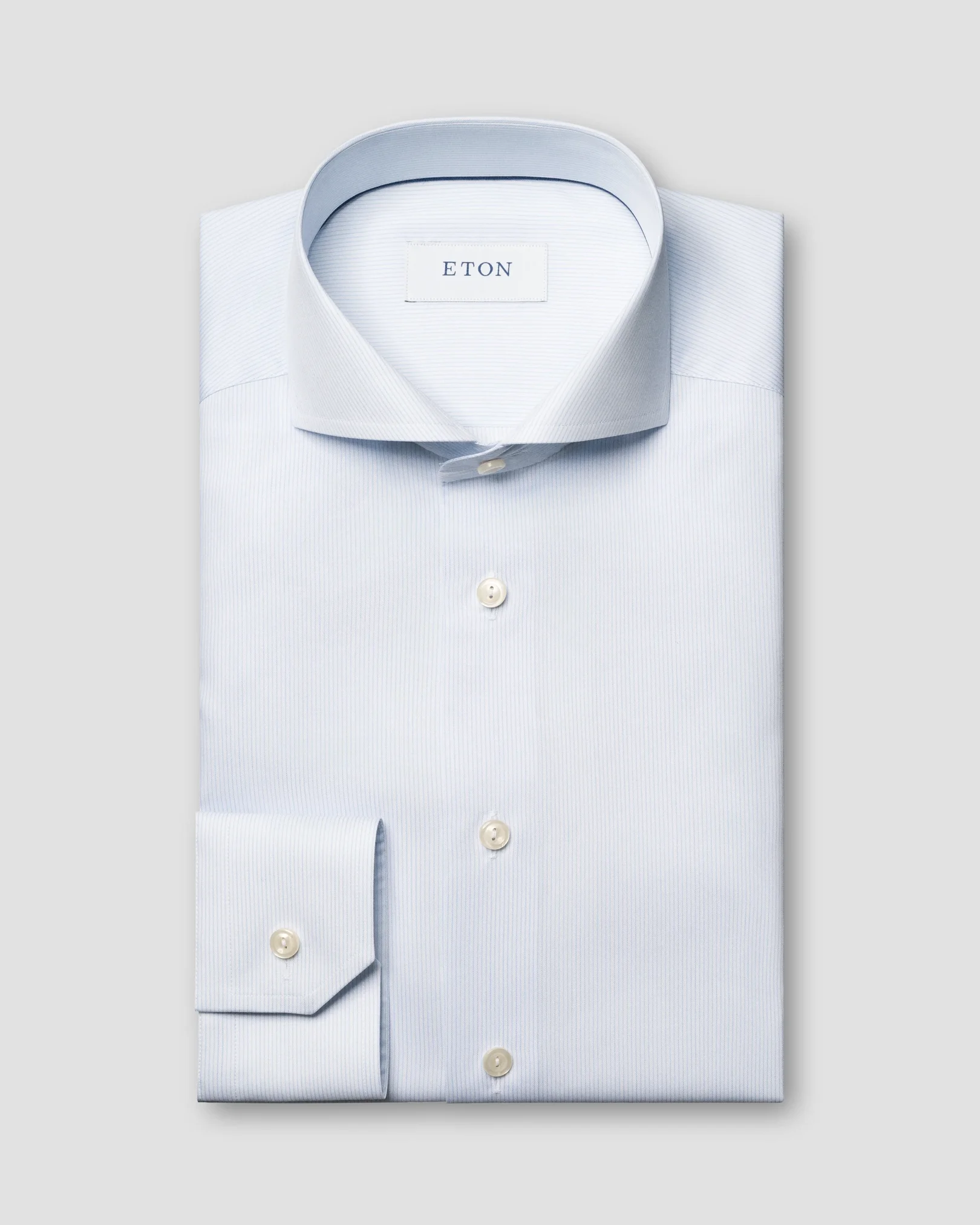 Eton - pin striped twill extreme cut away