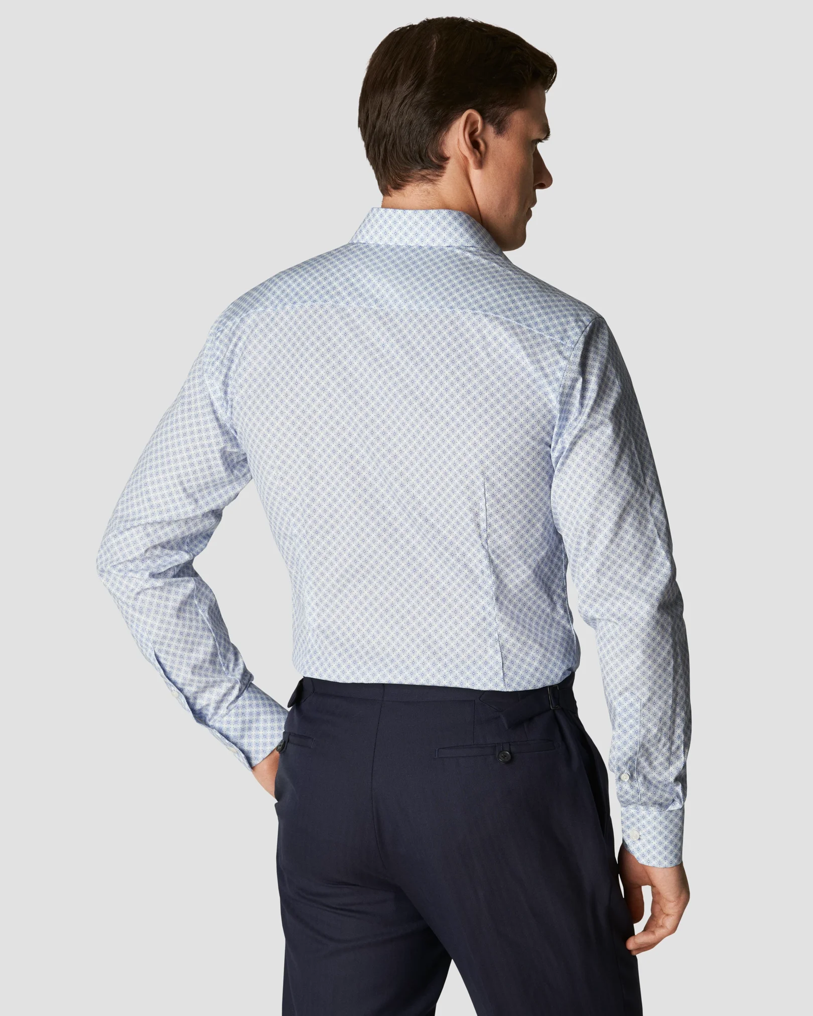 Eton - light blue poplin cutaway medallion print