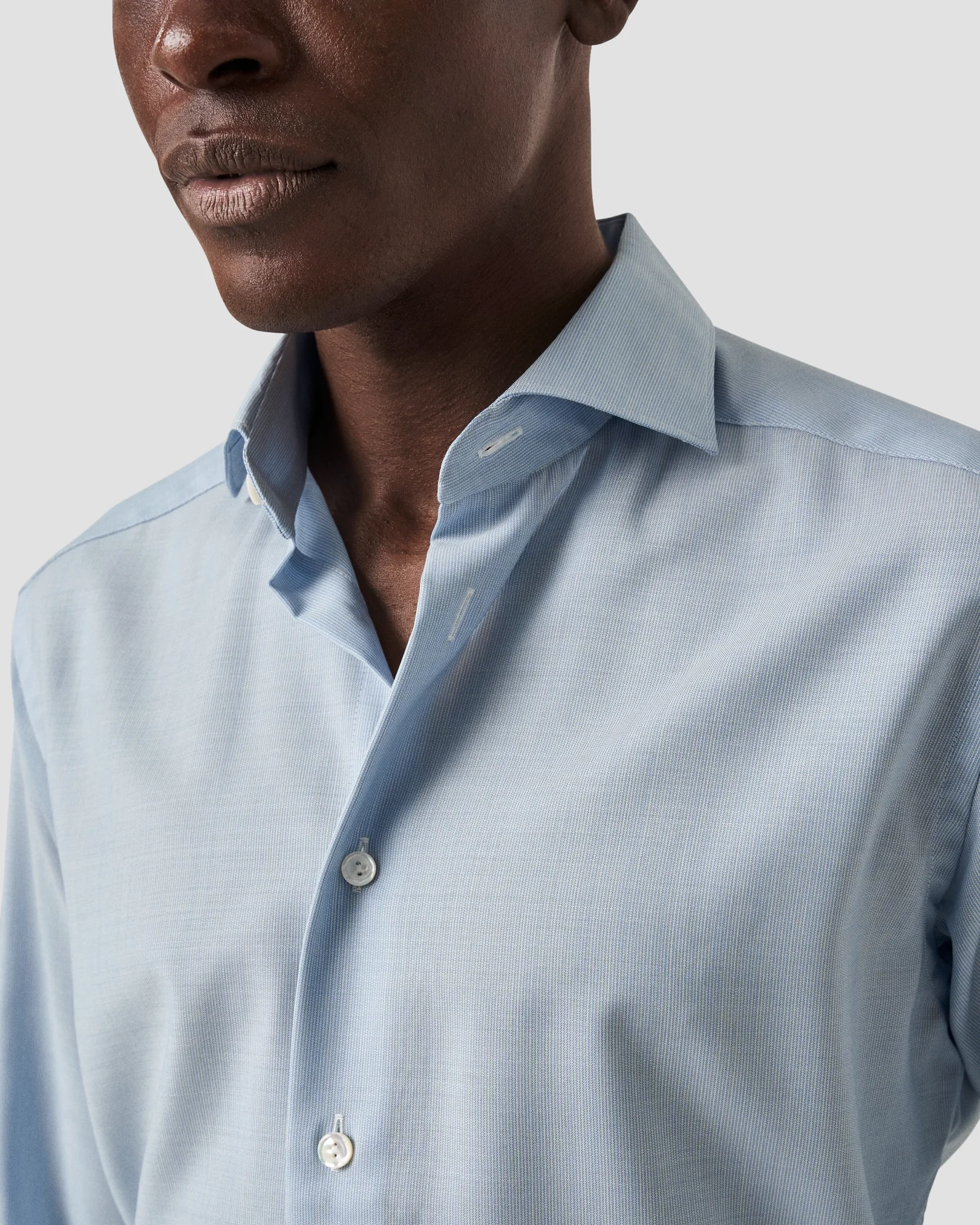 Eton - light blue wide spread rounded single cuff