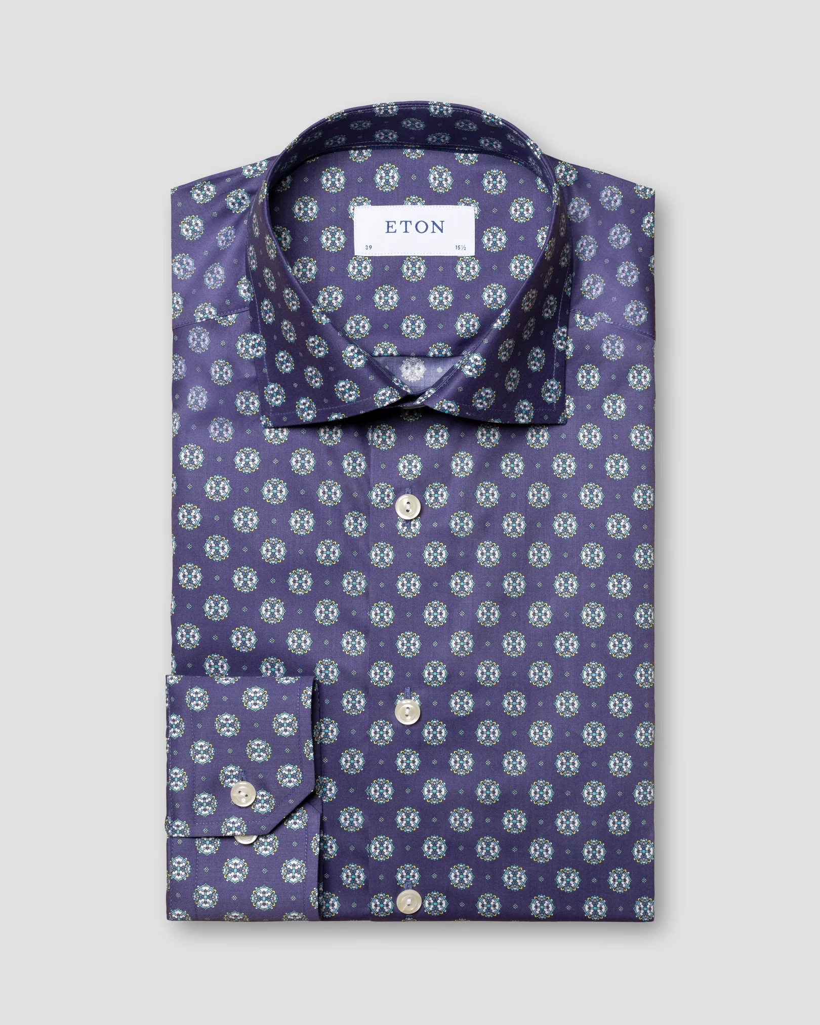 Eton - mid blue fine twill cut away single slim